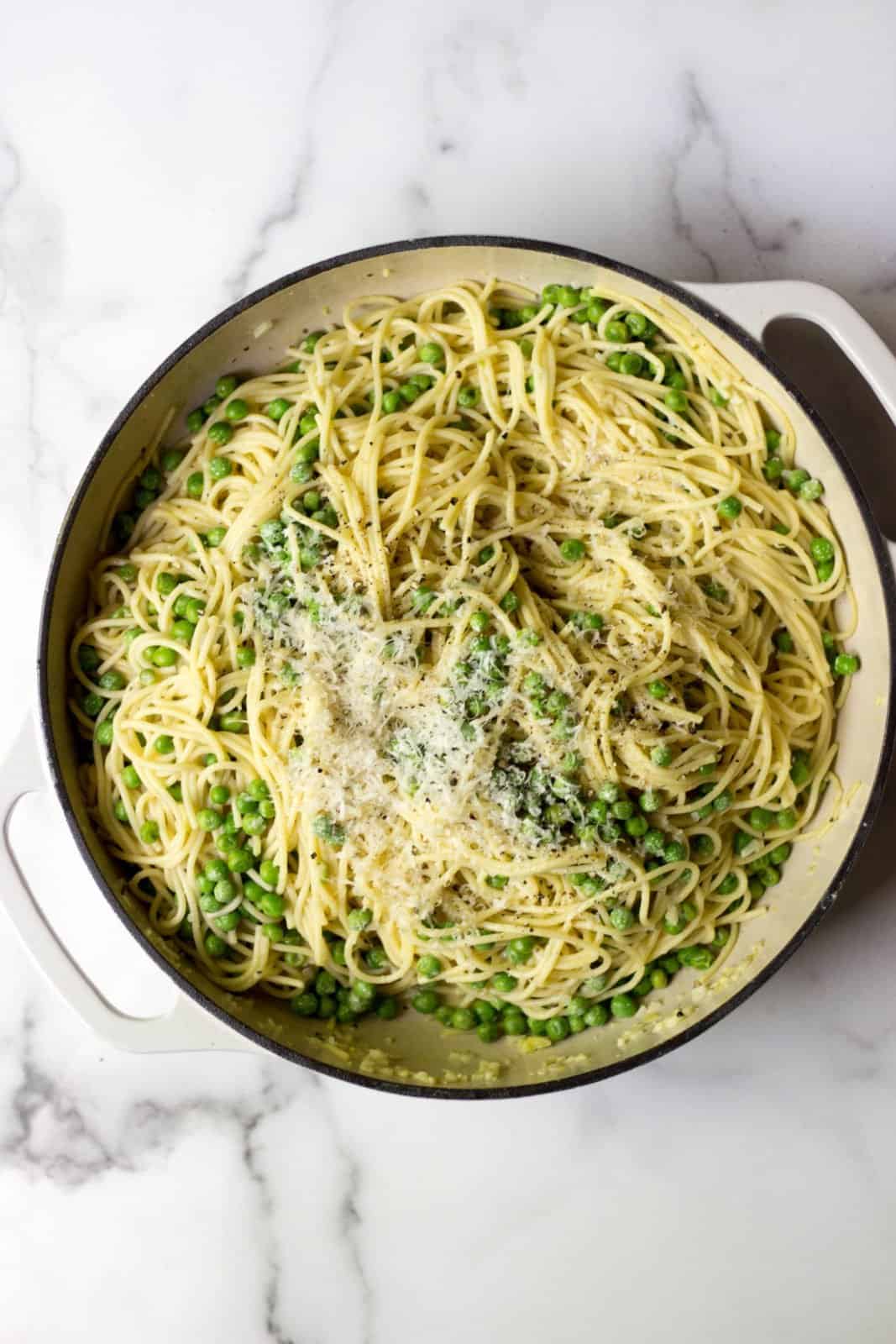 Simple Spaghetti With Peas Garlic And Parmesan The Gourmet Rd